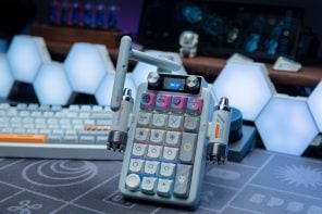 KeysMe Lunar 02 Numpad Keyboard Adds Playful Power to Your Workspace